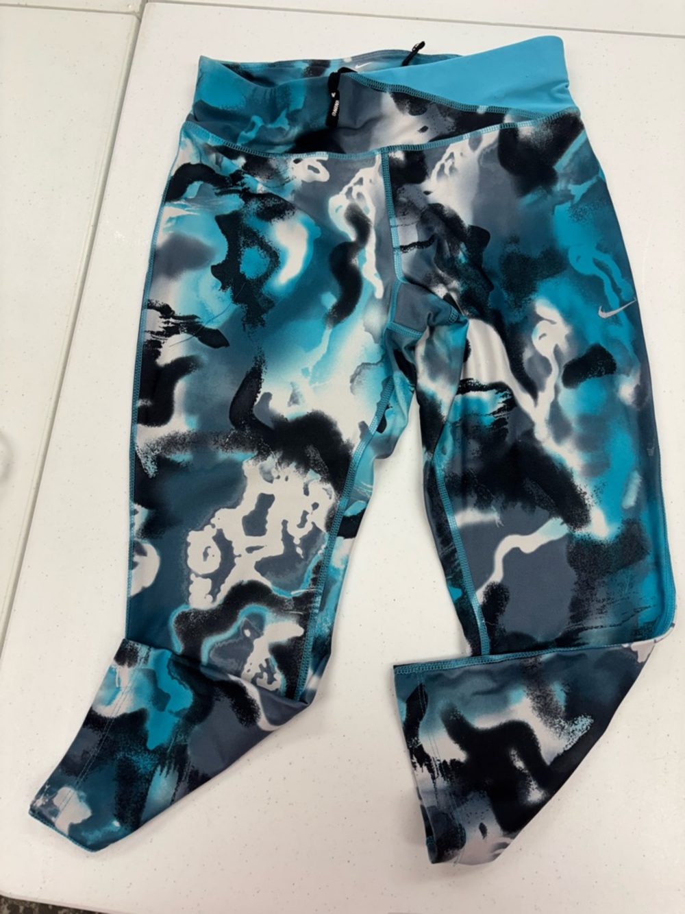 NIKE DRI FIT RUNNING LEGGINGS YOGA PANTS WOMEN SMALL AQUA BLACK WHITE  CROPPED